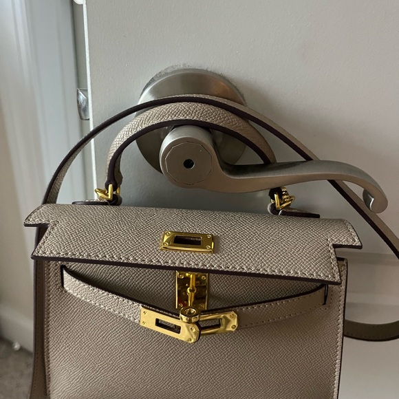 Hermes Kelly Style Elegant Tan Leather Handbag - Picture 8 of 10